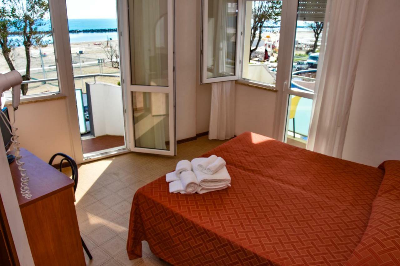 Tyc Hotel Viserbella di Rimini Exterior photo