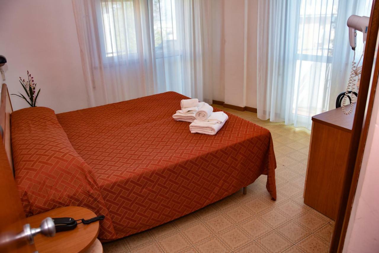 Tyc Hotel Viserbella di Rimini Exterior photo